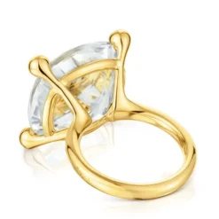 Anel grande banhado a ouro de 18 K sobre prata e quartzo de cristal de rocha Color White