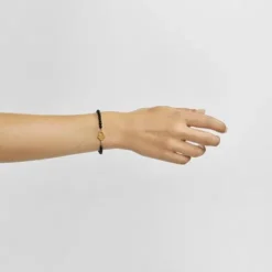 Pulseira com banho de ouro de 18 K sobre prata e ónix TOUS MANIFESTO