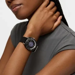 Relógio analógico em aço com bracelete elástica na cor branca Osier